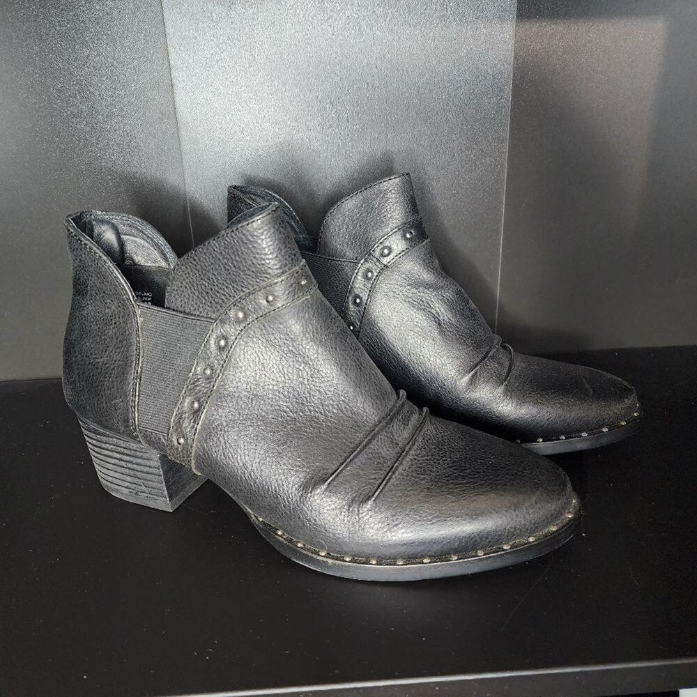 Earth boots